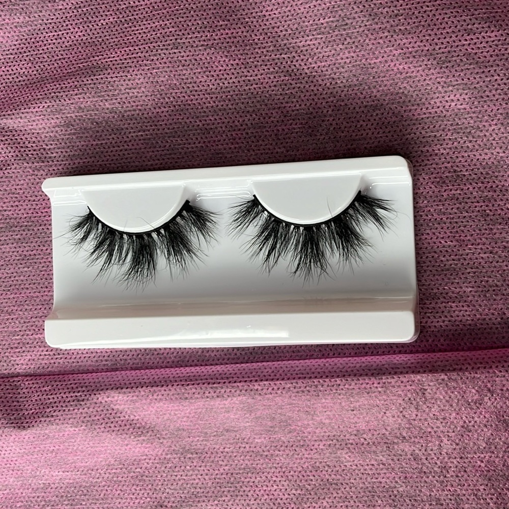 Strip lashes